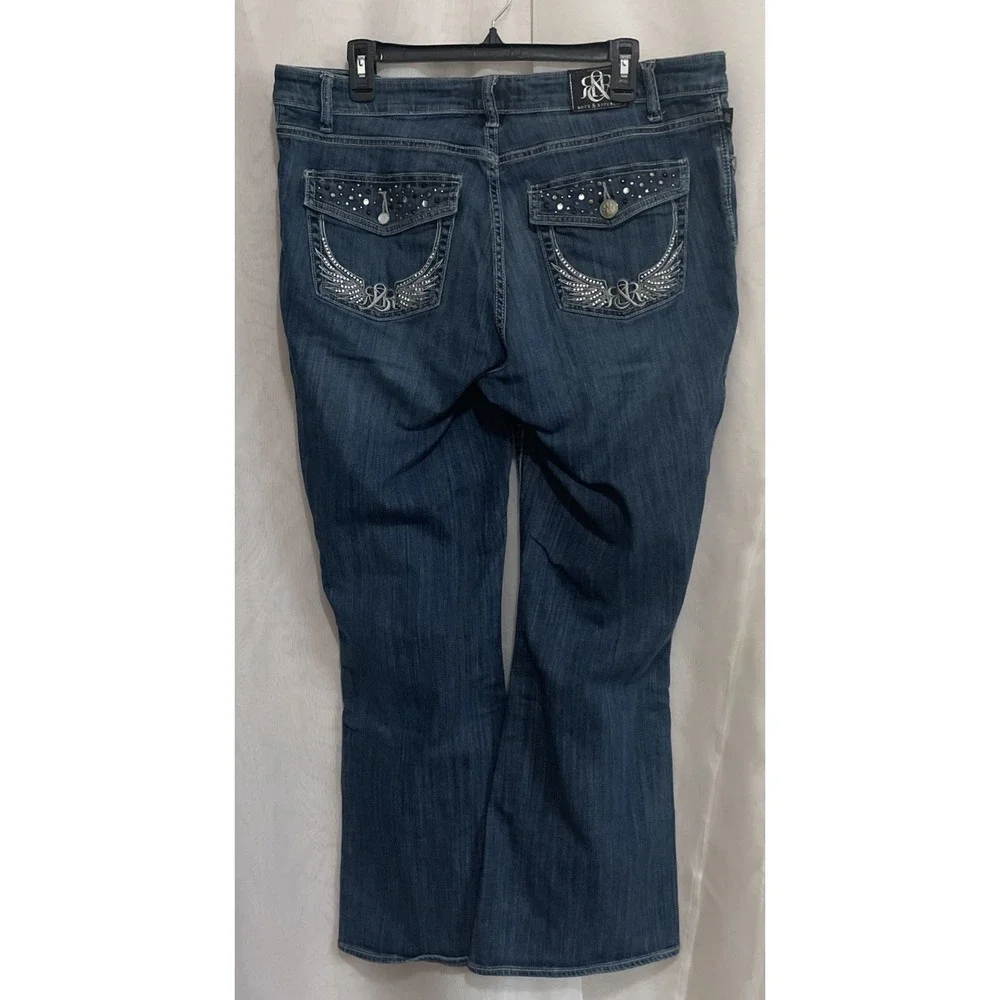 ROCK & REPUBLIC Size 16 X30 Kasandra Boot Cut Jeans Boot Cut Rivet Pockets Bling - Picture 1 of 7